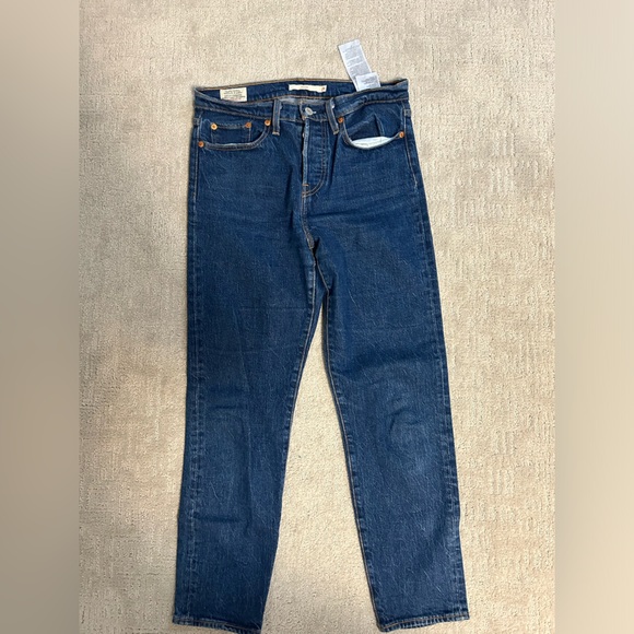 Levi’s wedgie Jean - Picture 1 of 2